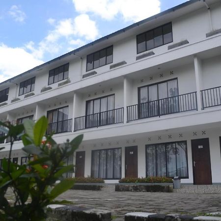 Puncak Village Hotel&Kampung Main Anak Gadok Exterior foto